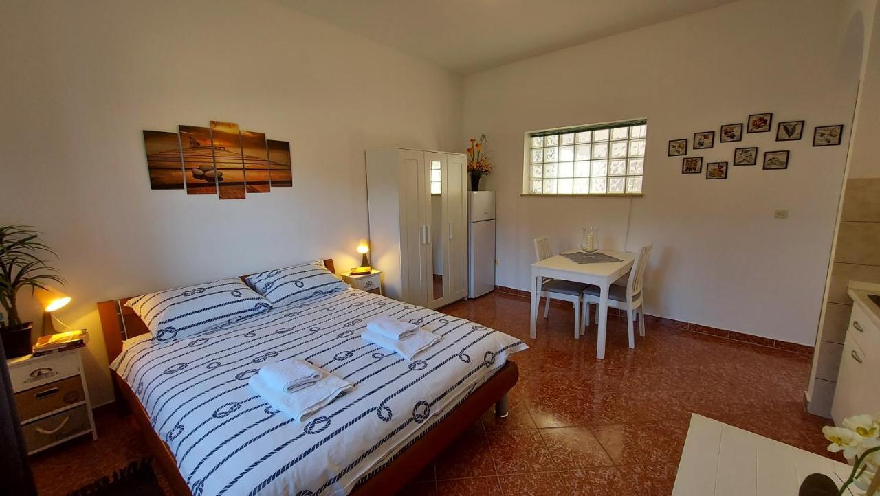 Apartamento Soline Ada Pjescana Uvala Exterior foto