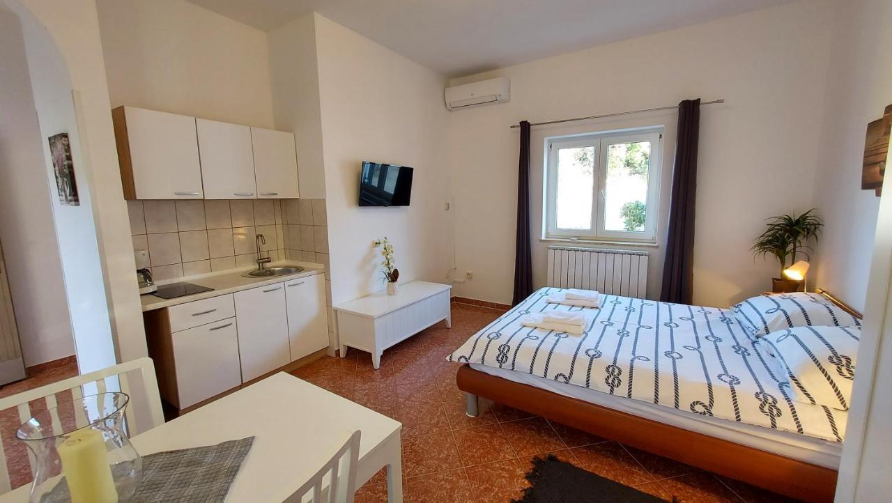 Apartamento Soline Ada Pjescana Uvala Exterior foto