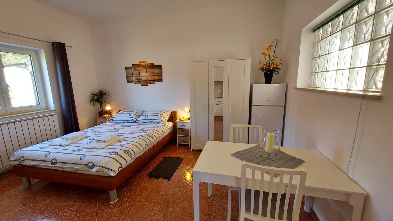 Apartamento Soline Ada Pjescana Uvala Exterior foto